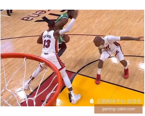 愿无大碍古德温倒地拼抢受压伤退场返回更衣室接受紧急治疗情况引关注